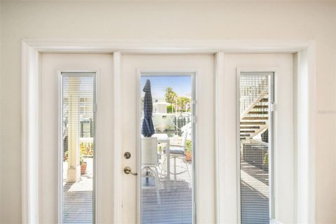 Condo in Saint Petersburg, Florida, 1 bedroom  № 1800593 - photo 22