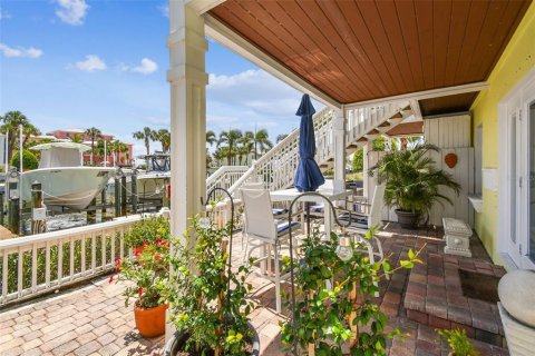 Condo in Saint Petersburg, Florida, 1 bedroom  № 1800593 - photo 26
