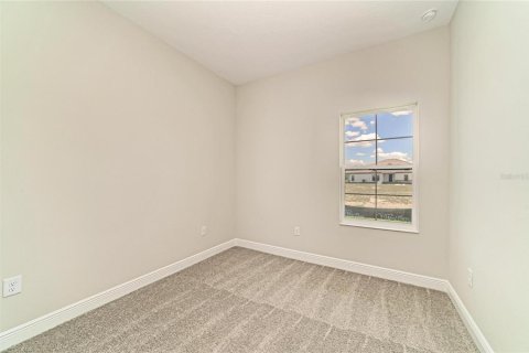 House in Zephyrhills, Florida 3 bedrooms, 142.51 sq.m. № 2137734 - photo 22