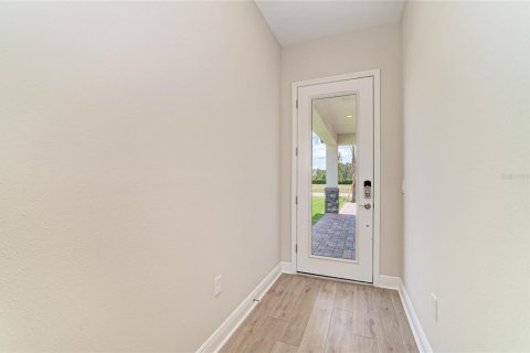 House in Zephyrhills, Florida 3 bedrooms, 142.51 sq.m. № 2137734 - photo 10