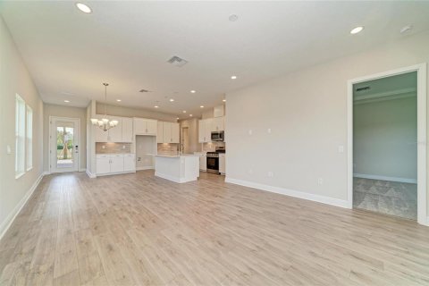 House in Zephyrhills, Florida 3 bedrooms, 142.51 sq.m. № 2137734 - photo 21