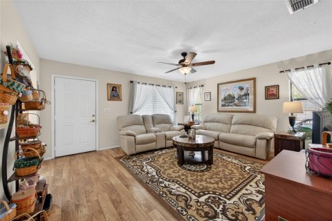 House in Port Orange, Florida 2 bedrooms, 130.62 sq.m. № 2165986 - photo 4