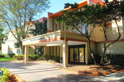 Copropriété à vendre à Weston, Floride: 2 chambres, 114.73 m2 № 1790118 - photo 1