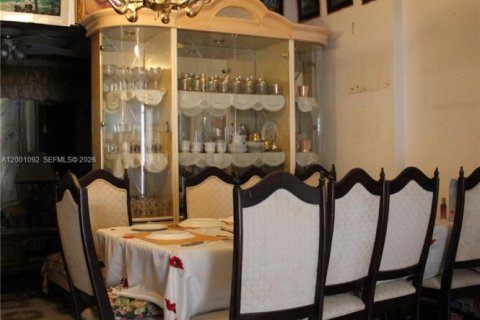 Commercial property in Miami, Florida 200.85 sq.m. № 2065334 - photo 9