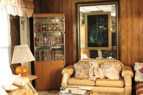 Commercial property in Miami, Florida 200.85 sq.m. № 2065334 - photo 3