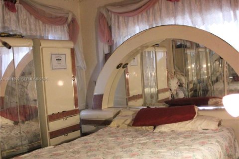 Commercial property in Miami, Florida 200.85 sq.m. № 2065334 - photo 7