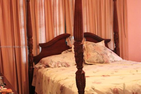 Commercial property in Miami, Florida 200.85 sq.m. № 2065334 - photo 6