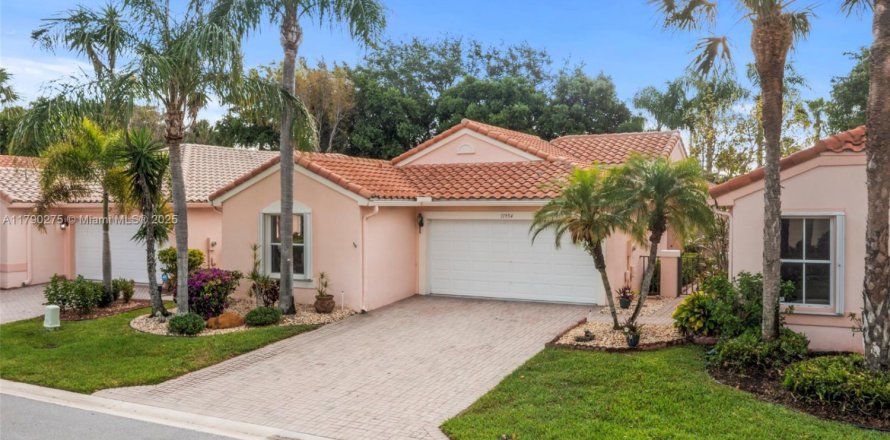 House in Boynton Beach, Florida 3 bedrooms, 149.76 sq.m. № 1730975