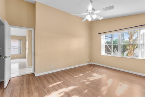 House in Boynton Beach, Florida 3 bedrooms, 149.76 sq.m. № 1730975 - photo 20