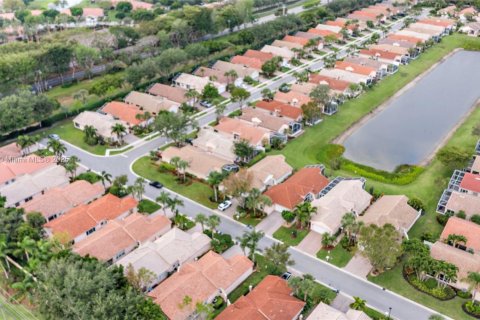 House in Boynton Beach, Florida 3 bedrooms, 149.76 sq.m. № 1730975 - photo 6