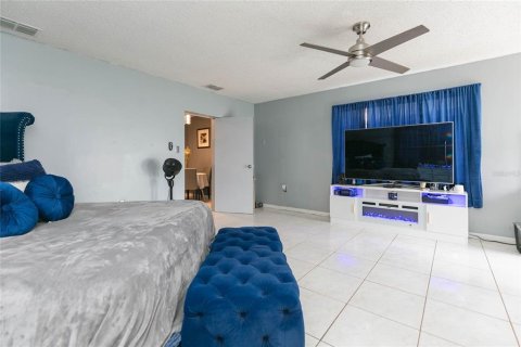 Casa en venta en Tampa, Florida, 4 dormitorios, 134.99 m2 № 2217999 - foto 24