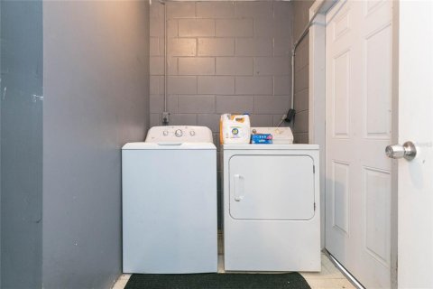 Casa en venta en Tampa, Florida, 4 dormitorios, 134.99 m2 № 2217999 - foto 15