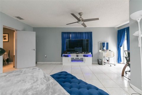 Casa en venta en Tampa, Florida, 4 dormitorios, 134.99 m2 № 2217999 - foto 25