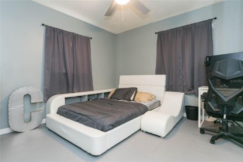 Casa en venta en Tampa, Florida, 4 dormitorios, 134.99 m2 № 2217999 - foto 16