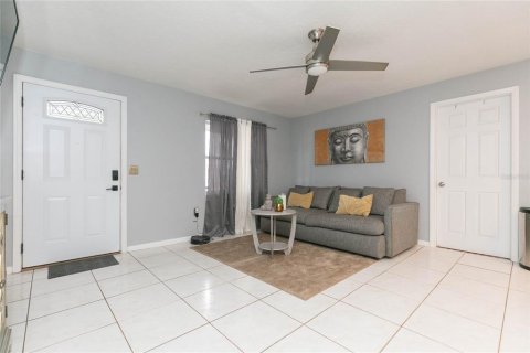 Casa en venta en Tampa, Florida, 4 dormitorios, 134.99 m2 № 2217999 - foto 6