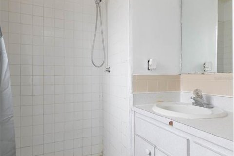 Casa en venta en Tampa, Florida, 4 dormitorios, 134.99 m2 № 2217999 - foto 30