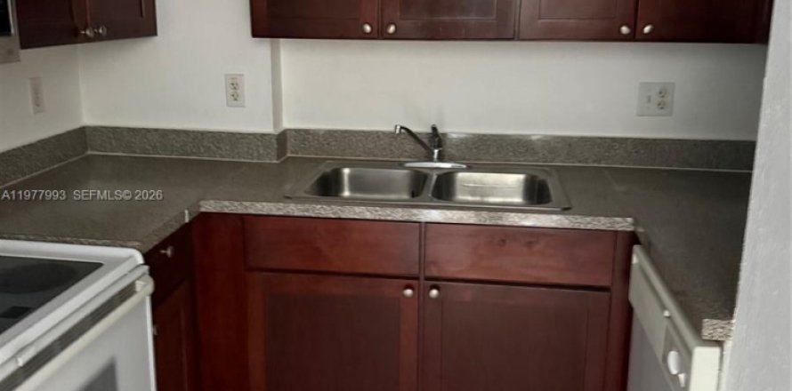 Condo à Miami, Floride, 1 chambre  № 2046238