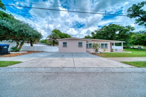 Villa ou maison à vendre à Orlando, Floride: 4 chambres, 156.35 m2 № 2361146 - photo 3