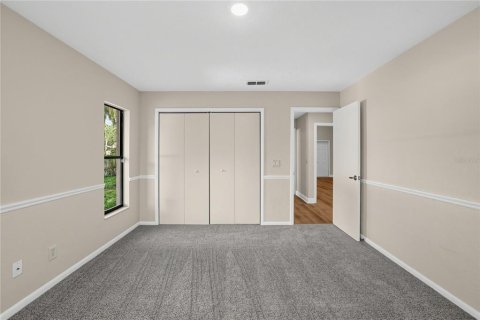 House in Brandon, Florida 4 bedrooms, 210.89 sq.m. № 2416337 - photo 14