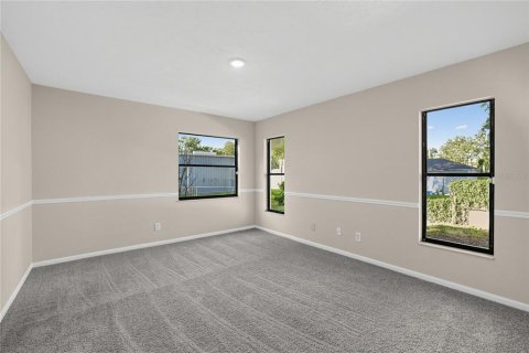 House in Brandon, Florida 4 bedrooms, 210.89 sq.m. № 2416337 - photo 15