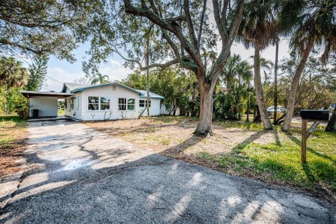 House in Palm Harbor, Florida 2 bedrooms, 83.98 sq.m. № 1719239 - photo 1