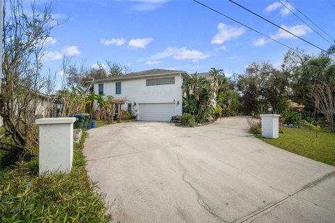 Villa ou maison à vendre à North Port, Floride: 3 chambres, 341.14 m2 № 1745361 - photo 2