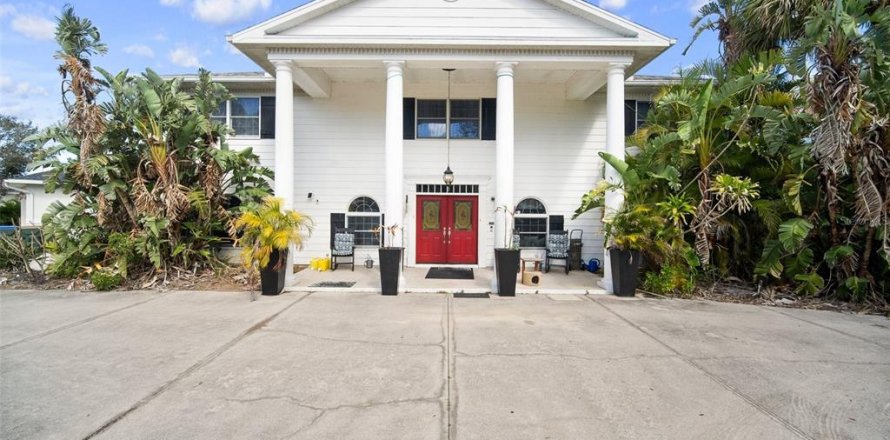 Villa ou maison à North Port, Floride 3 chambres, 341.14 m2 № 1745361