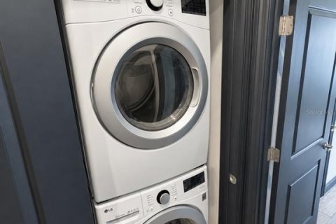 Touwnhouse à louer à Tampa, Floride: 4 chambres, 158.49 m2 № 2421905 - photo 24