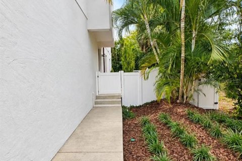 Touwnhouse à louer à Tampa, Floride: 4 chambres, 158.49 m2 № 2421905 - photo 3