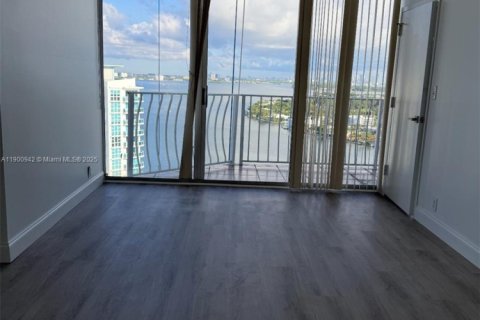 Condominio en alquiler en North Bay Village, Florida, 2 dormitorios, 95.69 m2 № 1953354 - foto 4