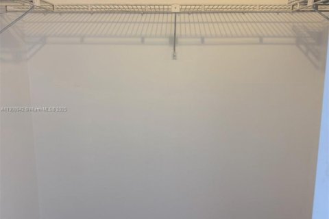 Condominio en alquiler en North Bay Village, Florida, 2 dormitorios, 95.69 m2 № 1953354 - foto 5