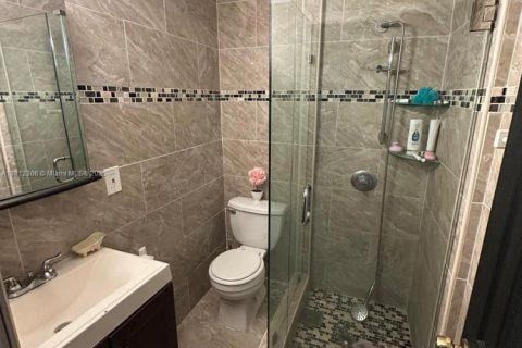 House in Miami, Florida 3 bedrooms, 73.58 sq.m. № 1869977 - photo 7