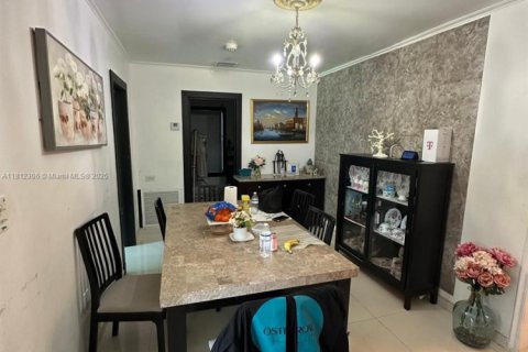 House in Miami, Florida 3 bedrooms, 73.58 sq.m. № 1869977 - photo 4