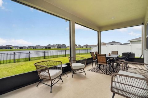 House in Parrish, Florida 4 bedrooms, 221.57 sq.m. № 2404639 - photo 28