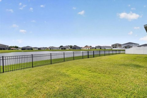 House in Parrish, Florida 4 bedrooms, 221.57 sq.m. № 2404639 - photo 26
