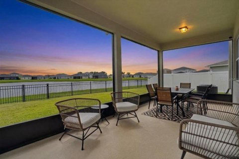 House in Parrish, Florida 4 bedrooms, 221.57 sq.m. № 2404639 - photo 2