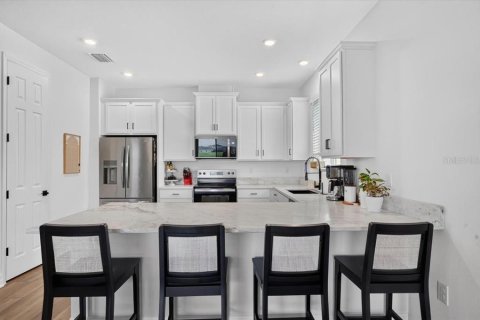 House in Parrish, Florida 4 bedrooms, 221.57 sq.m. № 2404639 - photo 12
