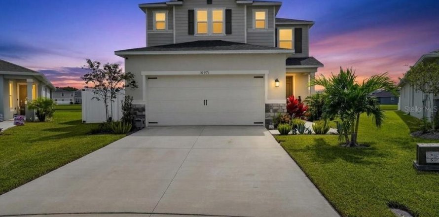 House in Parrish, Florida 4 bedrooms, 221.57 sq.m. № 2404639