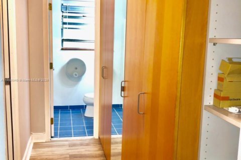 Купить кондоминиум в Майами-Бич, Флорида 1 спальня, 49.24м2, № 1896543 - фото 12