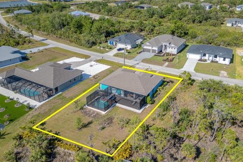 Casa en venta en Port Charlotte, Florida, 3 dormitorios, 184.5 m2 № 1723565 - foto 4