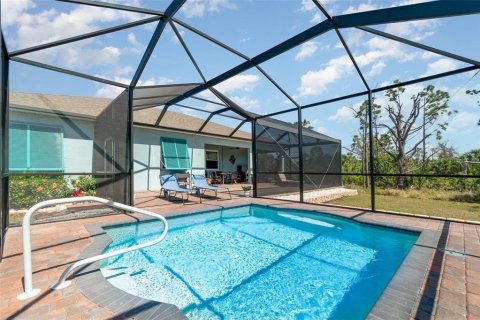 Casa en venta en Port Charlotte, Florida, 3 dormitorios, 184.5 m2 № 1723565 - foto 3