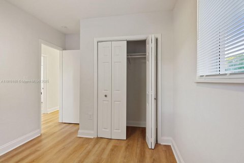 Купить виллу или дом в Майами, Флорида 3 спальни, 81.29м2, № 1974401 - фото 12