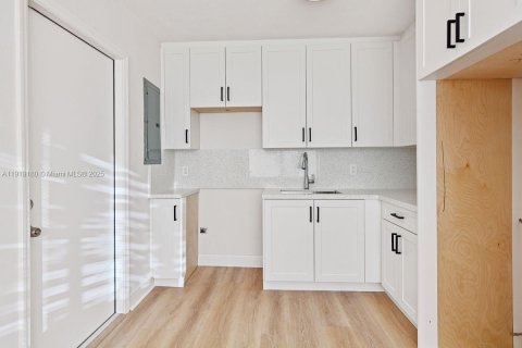 Купить виллу или дом в Майами, Флорида 3 спальни, 81.29м2, № 1974401 - фото 5