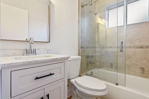 Купить виллу или дом в Майами, Флорида 3 спальни, 81.29м2, № 1974401 - фото 11