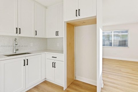 Купить виллу или дом в Майами, Флорида 3 спальни, 81.29м2, № 1974401 - фото 4