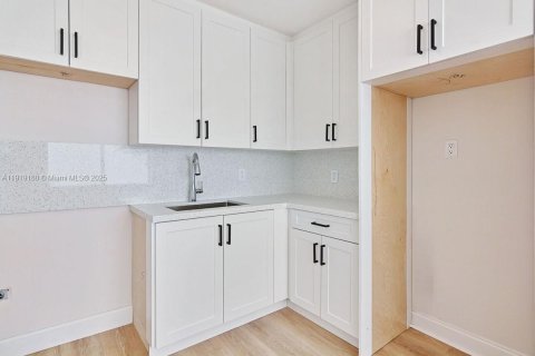 Купить виллу или дом в Майами, Флорида 3 спальни, 81.29м2, № 1974401 - фото 6