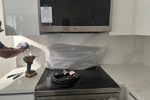 Condominio en alquiler en Miami Beach, Florida, 2 dormitorios, 100.98 m2 № 1811437 - foto 4