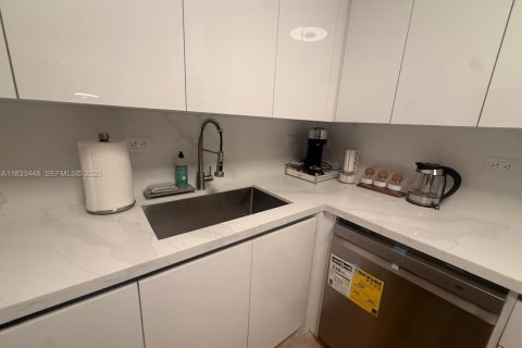 Снять в аренду кондоминиум в Майами-Бич, Флорида 2 спальни, 100.98м2, № 1811437 - фото 9