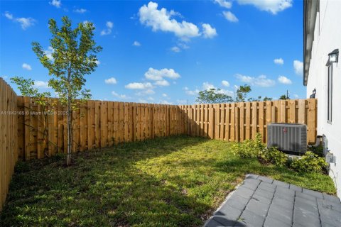 Touwnhouse à louer à Miami, Floride: 3 chambres, 173.73 m2 № 1836297 - photo 4
