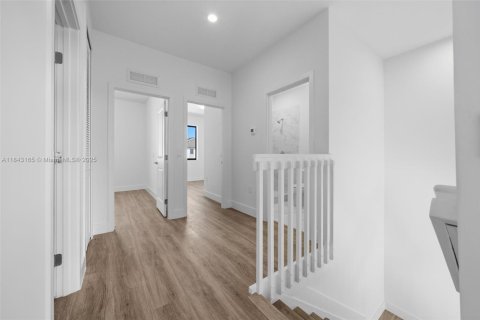 Touwnhouse à louer à Miami, Floride: 3 chambres, 173.73 m2 № 1836297 - photo 13